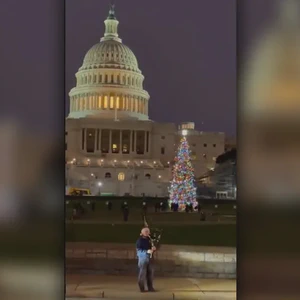 WATCH: DC firefighter plays 'Jingle Bells' on bagpipes at US Capitol Christmas tree
