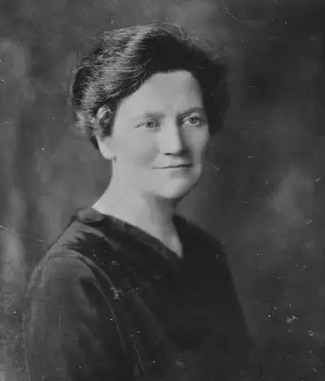 /images/tich/Mary_MacSwiney_head_and_shoulders.webp