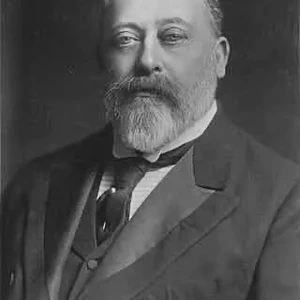 Queen Victoria dies; Edward VII accedes to the throne